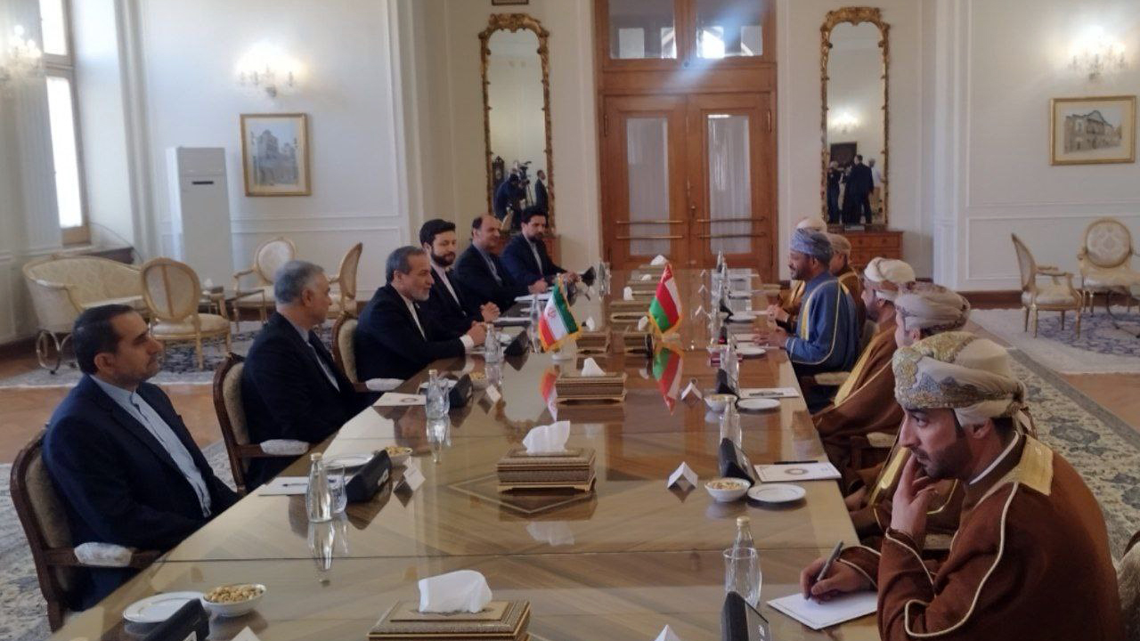 تجزیه کشورهای منطقه را توطئه صهیونی می دانیم